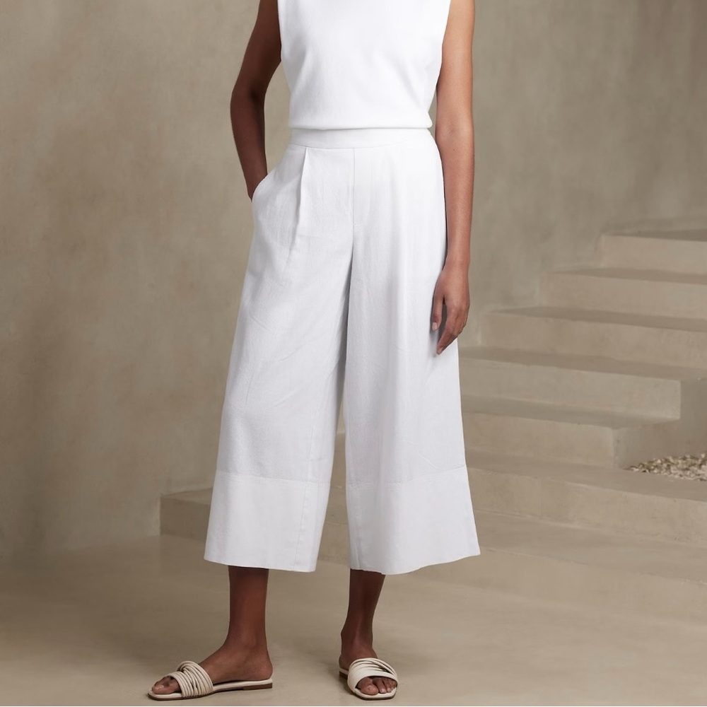 NWOT Banana Republic Wide Leg Pleated Crop Pants